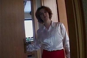 Lovely Mature Unable To Pay Rent Give A Private Show